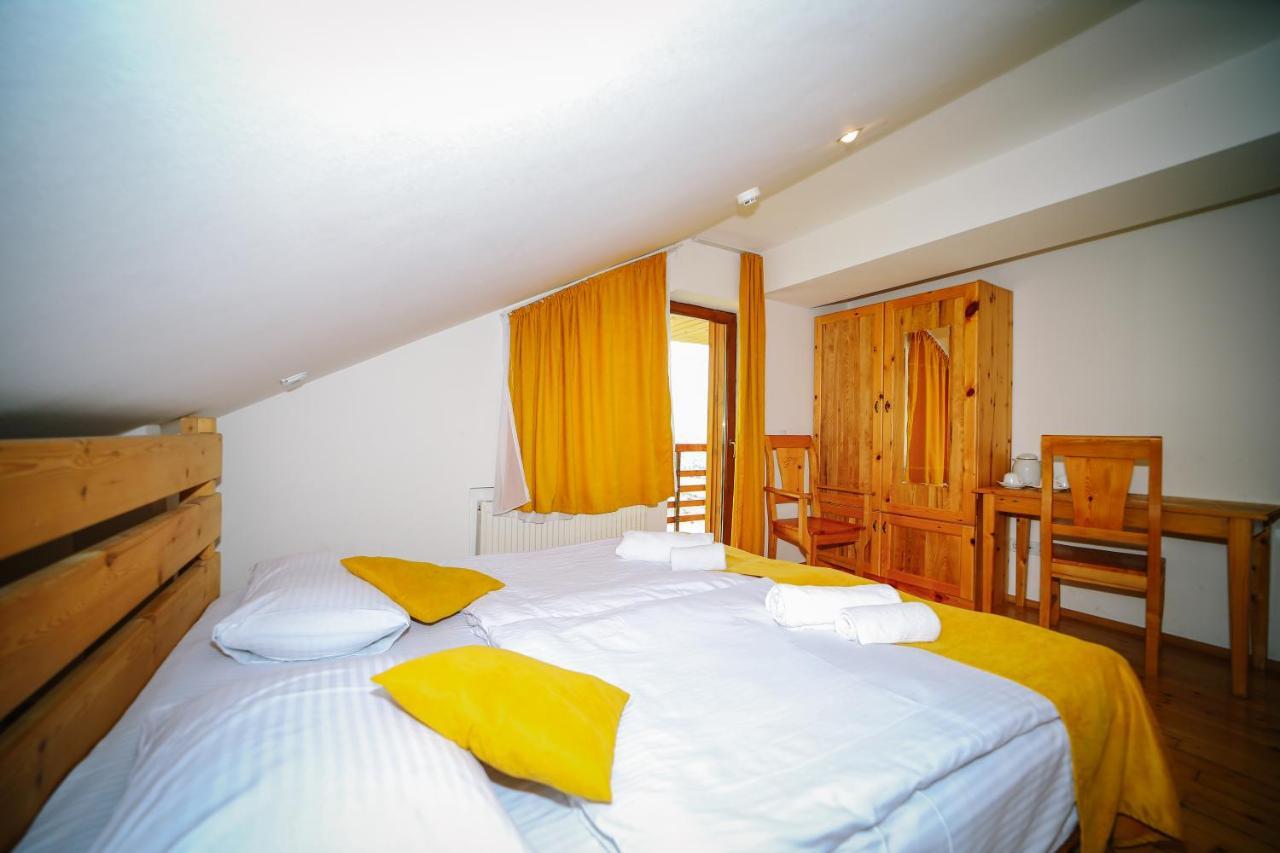 Alpenhaus Kazbegi Hotel & Restaurant Exterior photo